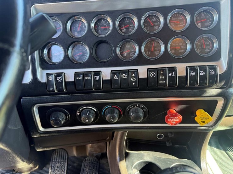 kenworth-t800-image-35