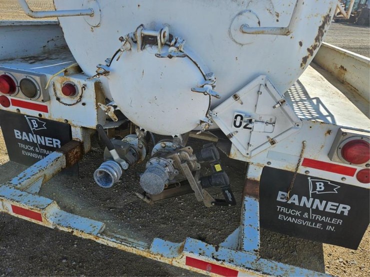 #3272-•-1983-presvac-systems-sewer-vac-image-32