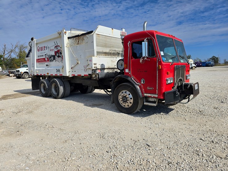 2003-peterbilt-320-image-44