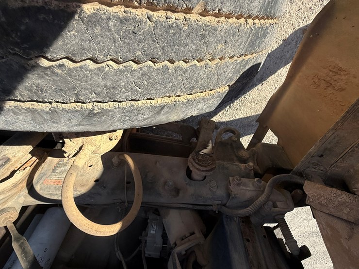 mack-r686st-image-30