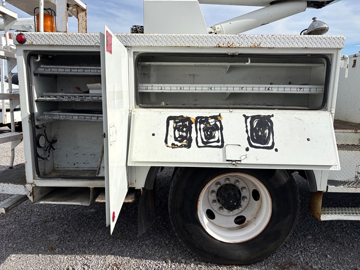 2002-international-4700-image-9