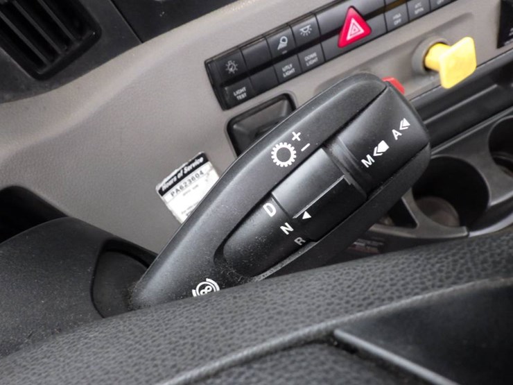 freightliner-cascadia-126-image-23