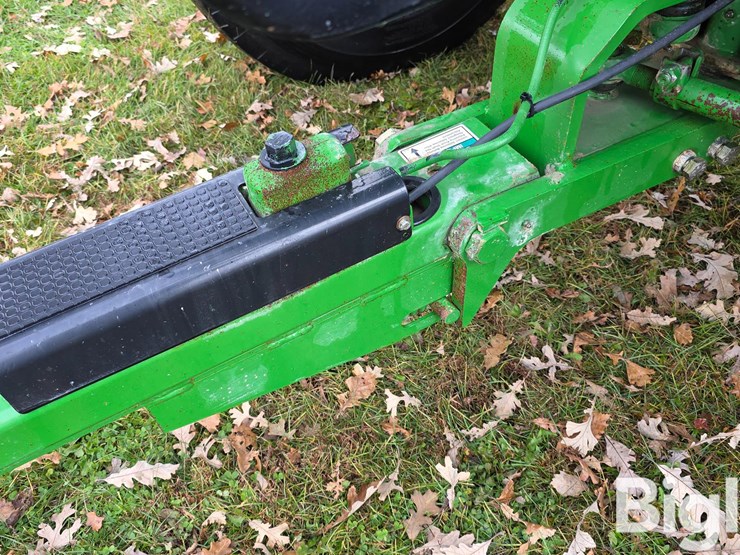 unverferth-brent-gt-644-gravity-wagon-image-11