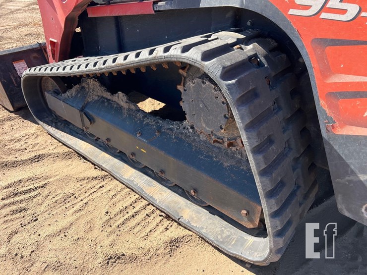 2019-kubota-svl95-2s-image-17