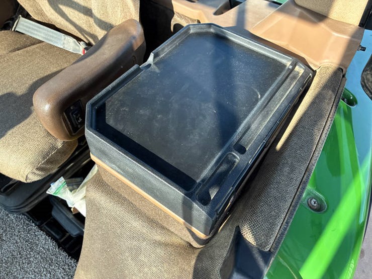 john-deere-9300t-image-82