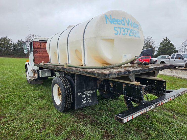 freightliner-fl70-image-11