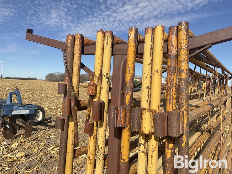 panel-trailer-w/-panels-image-11