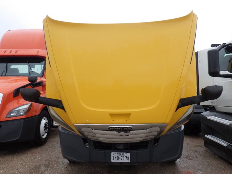 2019-freightliner-cascadia-126-image-26