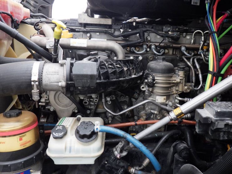 2018-freightliner-cascadia-125-image-19