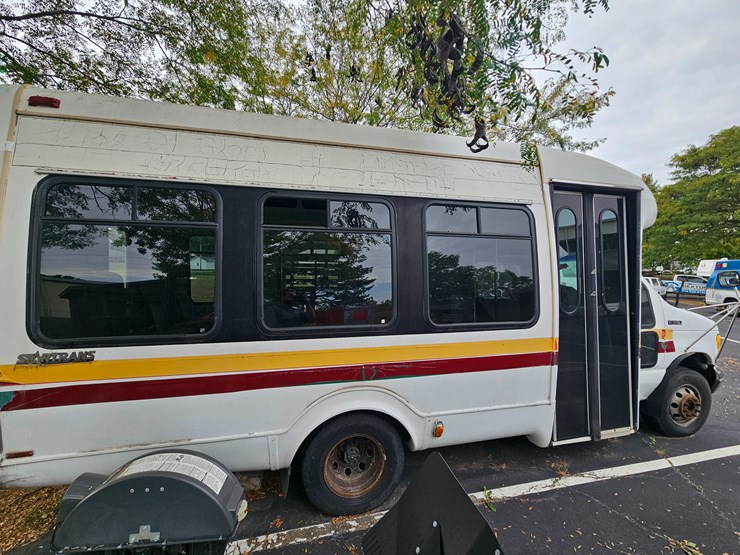 #21244-•-1996-ford-econoline-shuttle-bus-(non-runner)-image-7