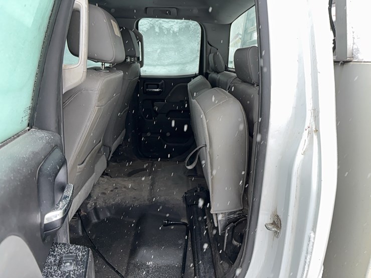 2016-chevrolet-2500hd-image-12