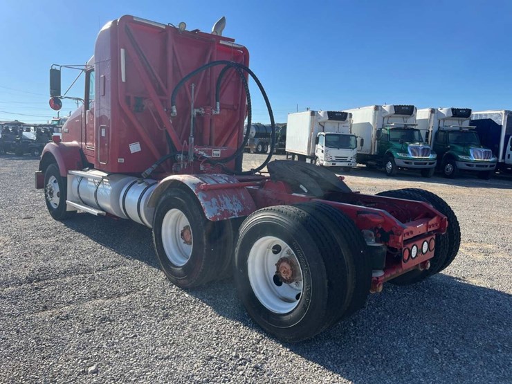 2010-kenworth-t800-image-7
