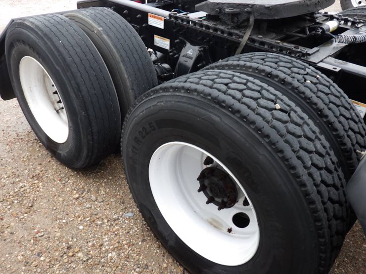 freightliner-cascadia-126-image-5