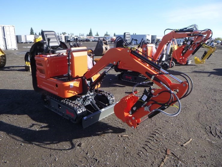 blt-319-hydraulic-excavator-image-2