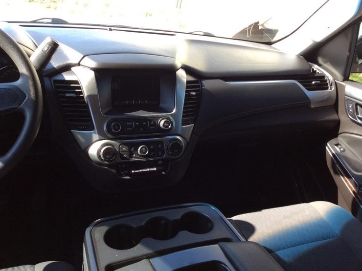 2016-chevrolet-tahoe-image-12