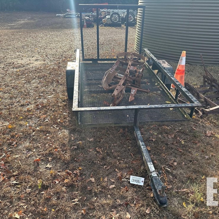 8' SINGLE AXLE TRAILER