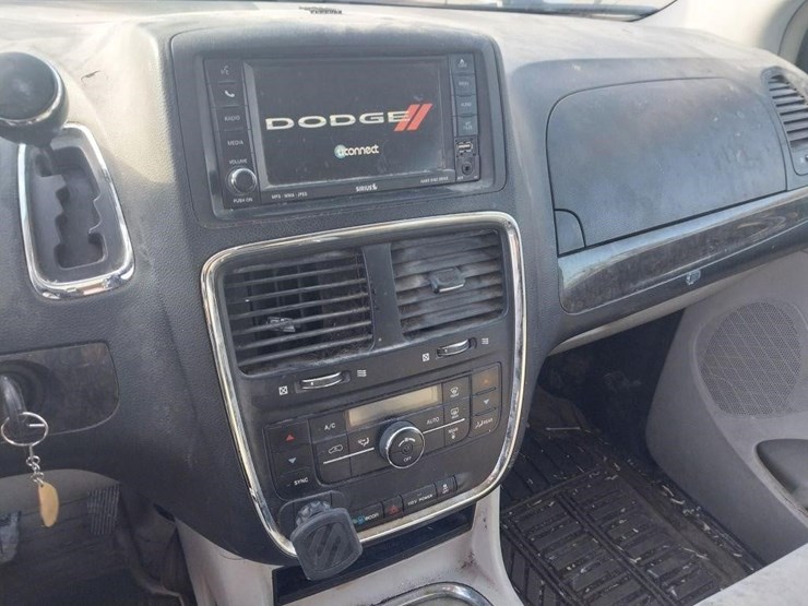 2011-dodge-grand-caravan-image-9