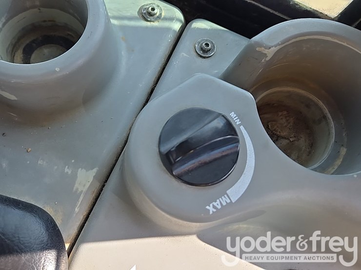 2018-komatsu-d61pxi-24-image-107