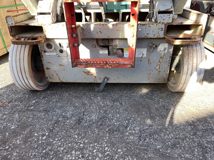 #6230-•-skyjack-4632-scissor-lift-(o9)-image-8