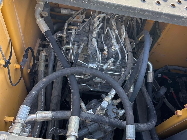 volvo-ec220el-image-16