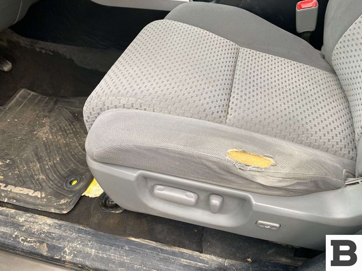 2013-toyota-tundra-image-28