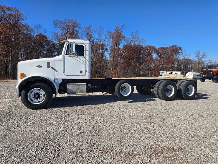 peterbilt-357-image-7