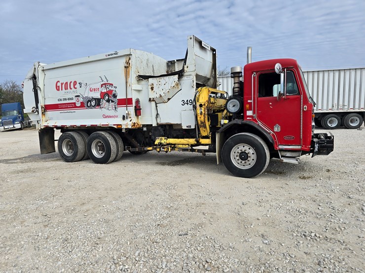 2003-peterbilt-320-image-40