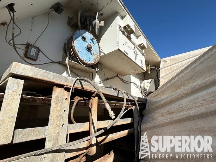 peterbilt-357-image-9