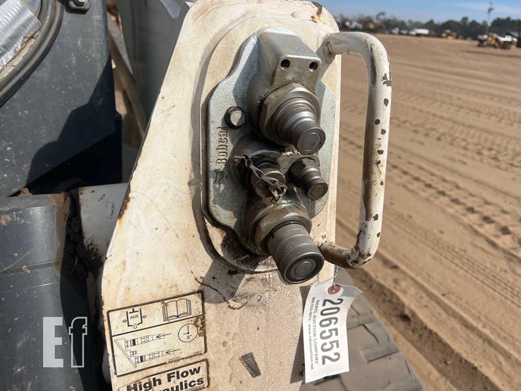 bobcat-t870-image-12