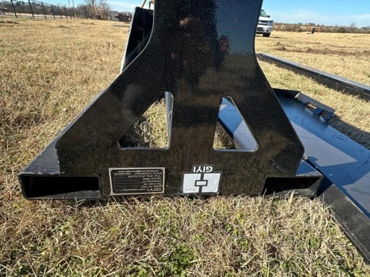 giyi-pallet-fork-telescopic-boom-&-skid-plate-image-4