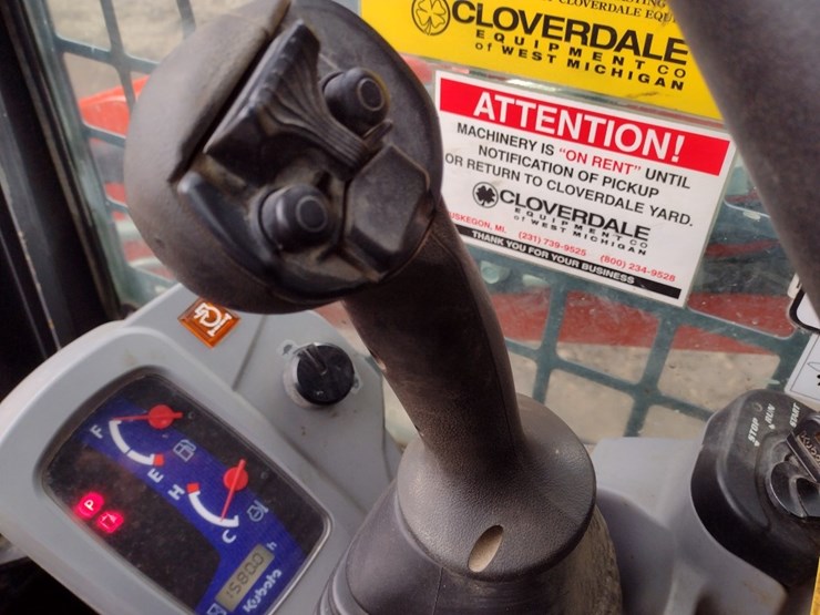 kubota-svl65-2-image-8