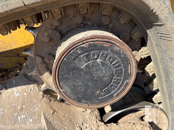 2017-deere-323e-image-10