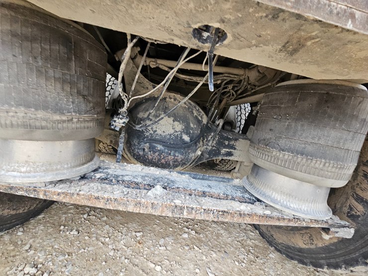 freightliner-122sd-image-108