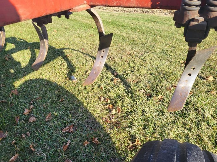 brillion-9-shank-soil-saver-image-26