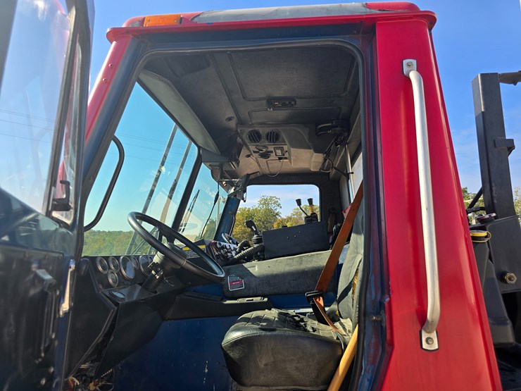 2007-mack-le613-image-62