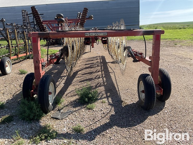 h&s-bf14hd-14-wheel-rake-image-6