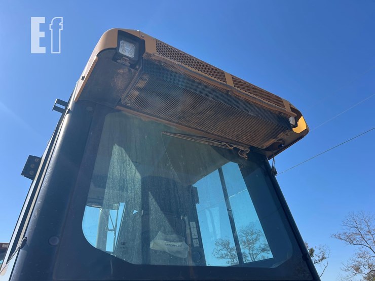 2022-caterpillar-d3-lgp-image-26