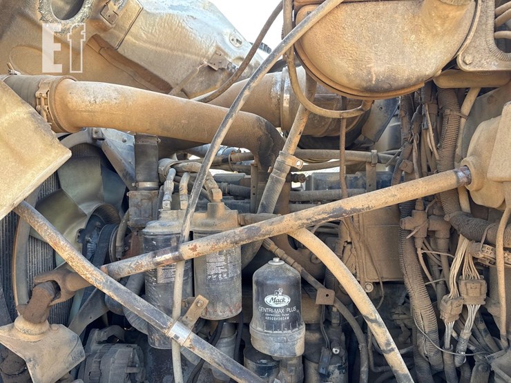 mack-t/a-dump-truck-image-20