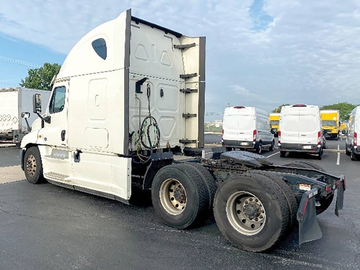 freightliner-cascadia-125-evolution-image-2