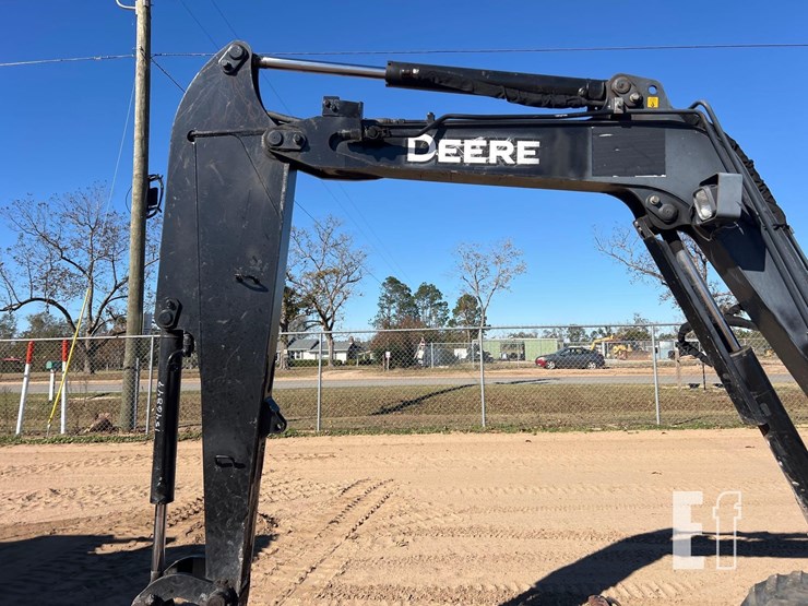 2015-deere-35g-image-21