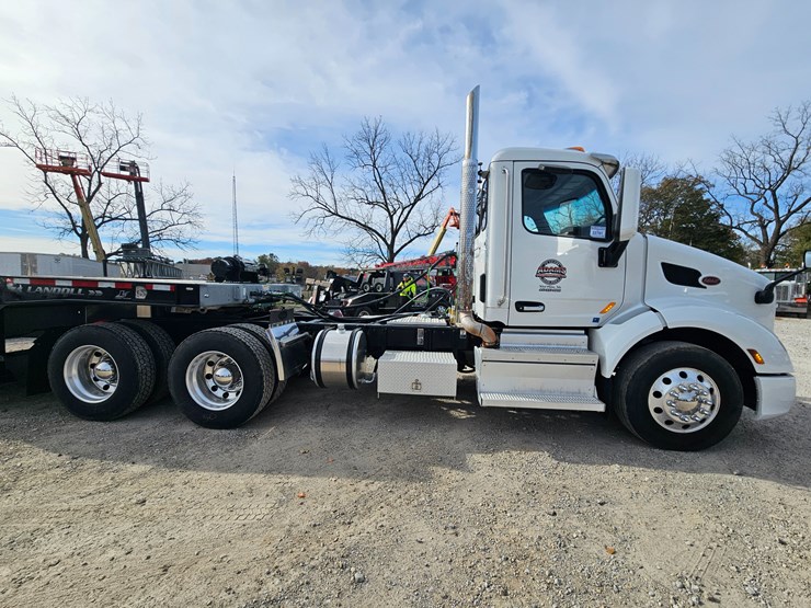 peterbilt-579-image-16