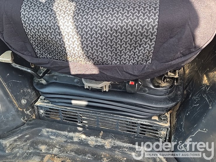 2018-komatsu-d61pxi-24-image-98