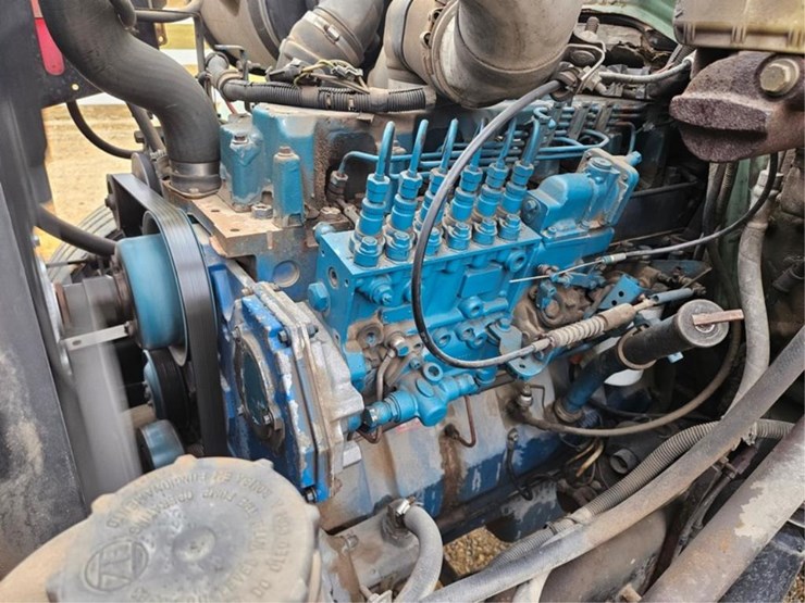 international-4900-image-25