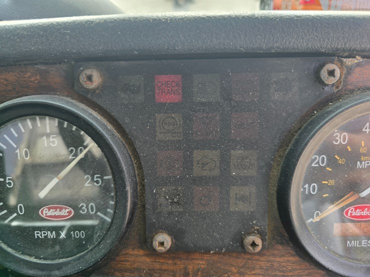 2003-peterbilt-320-image-54