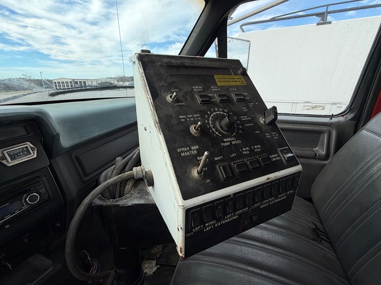 1994-ford-f700-image-22