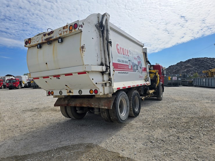 2003-peterbilt-320-image-25