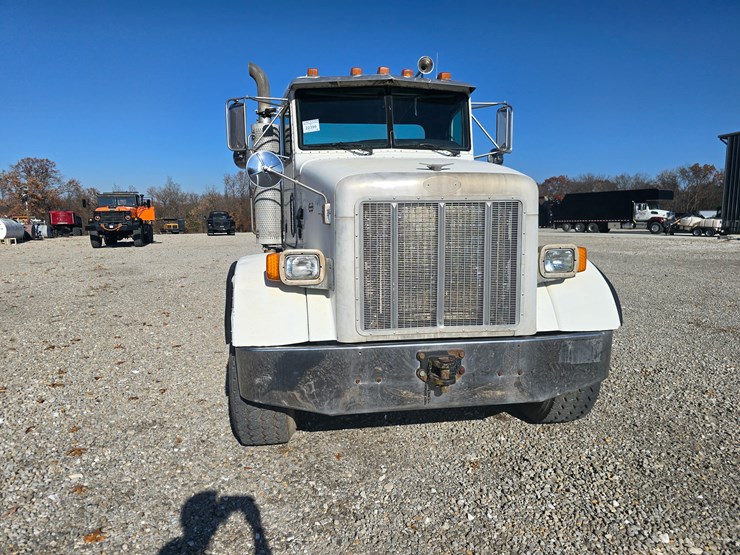 peterbilt-357-image-52