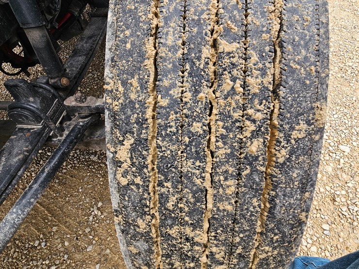 peterbilt-579-image-39