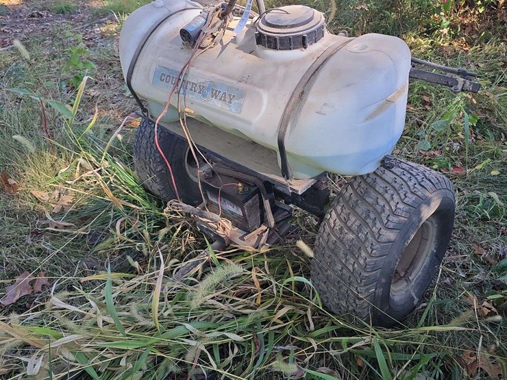 pull-type-sprayer-with-pump,-3ft-boom-and-wand,-15gal-tank-image-1