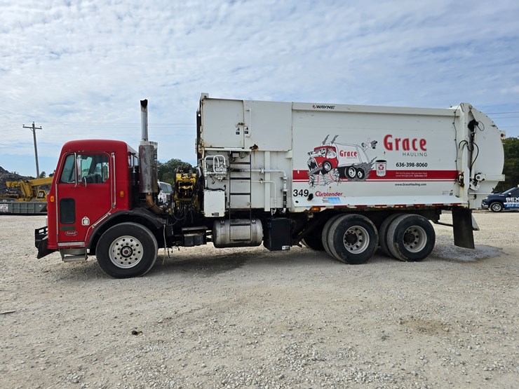 2003-peterbilt-320-image-8